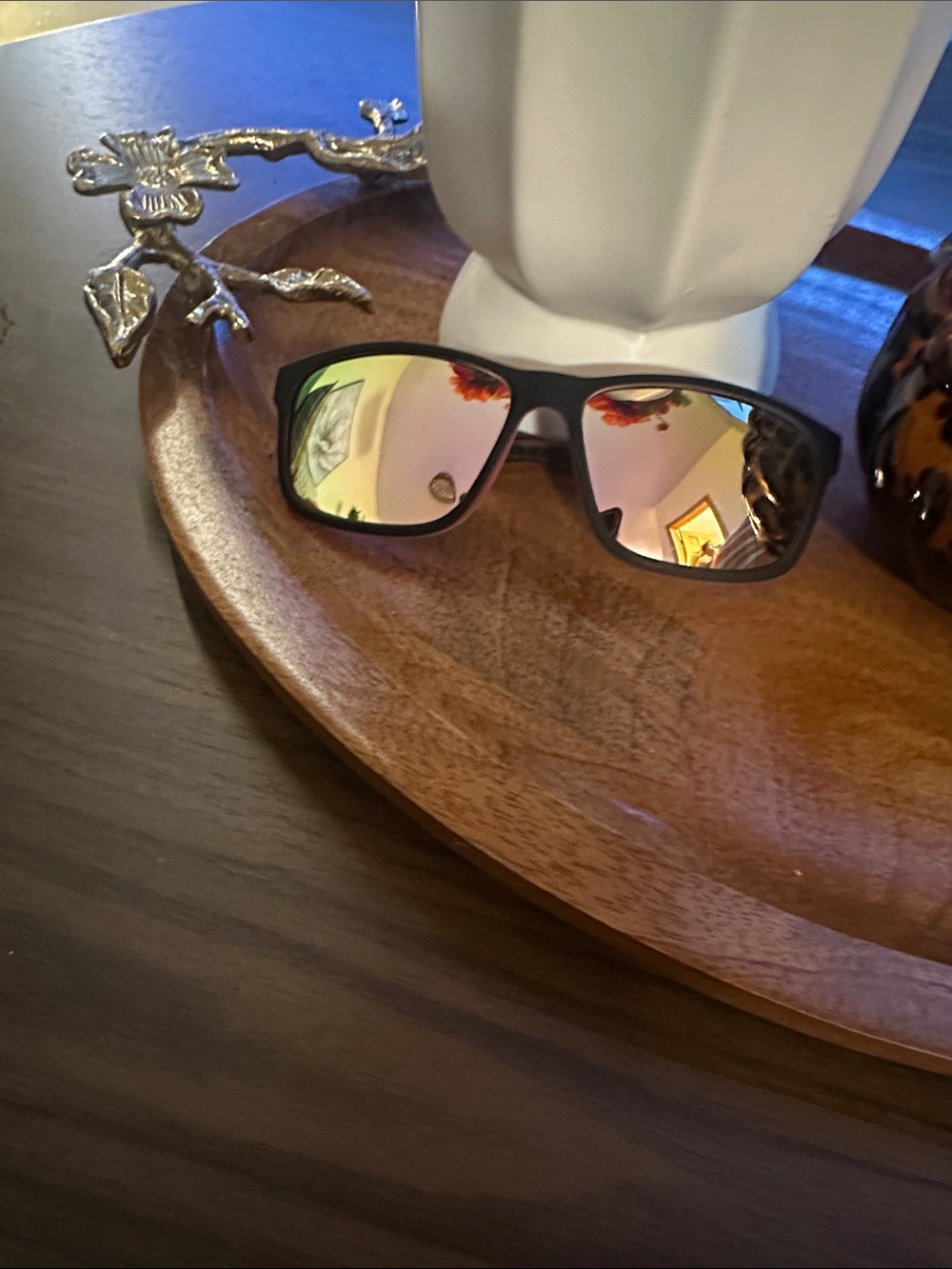 Men's Black Frame Sunglasses with Rose-Tinted Mirrored Lenses